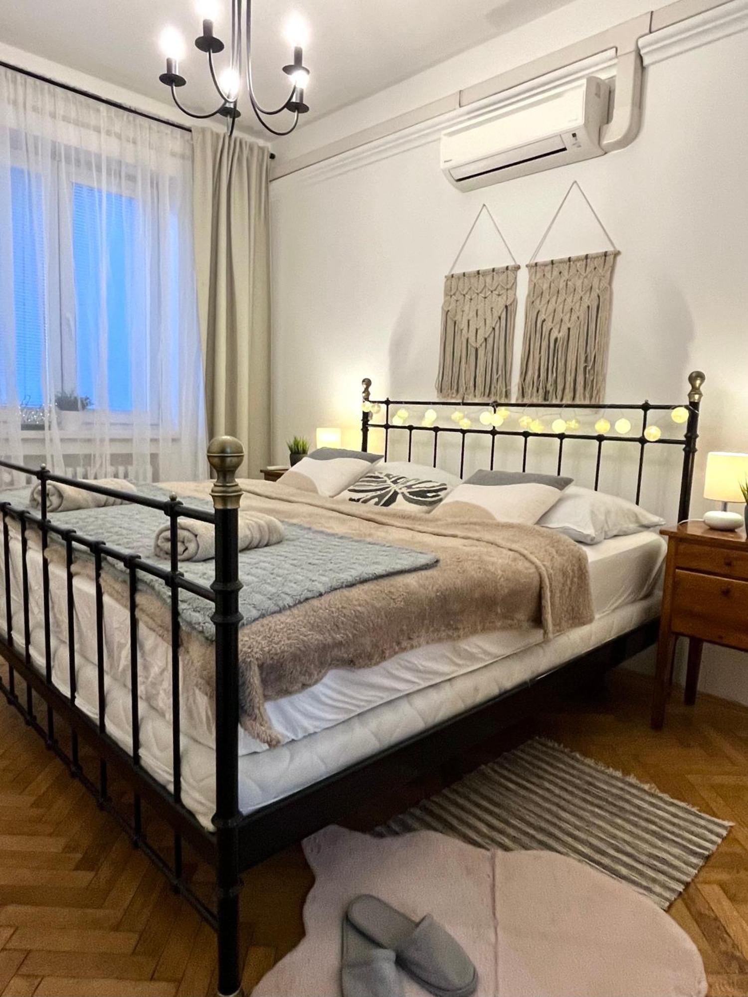 Audrey Hepburn Apartment Cathedral View Top Location Air Conditioned Μπρατισλάβα Εξωτερικό φωτογραφία